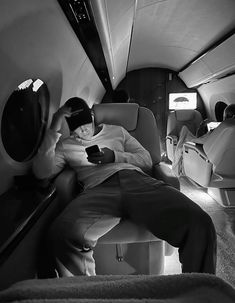 Entrupunership Aesthetic, Rich Man Lifestyle Luxury, Ceo Vibes Aesthetic Man, Finance Guy Aesthetic, Sucessfull Man Aesthetic, Business Men Aesthetic, Private Jet Photoshoot, Rich Man Aesthetic, Private Jet Aesthetic Man