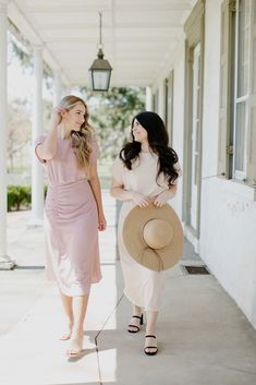 Casual Chic Spring, Elevated Casual, Woven Sandals, Church Outfits, Guest Outfit, Little Dresses, Wedding Guest Outfit