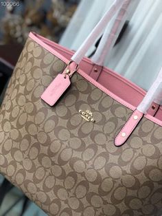 Size: 32cm*28cm*14.5cm It comes with Dust box, Care manual, Tag, and Paper bag. Berries Photography, Handbag Essentials, Girly Bags, Coach Tote, Stylish Handbags, Pretty Bags, Cute Purses, Cute Bags, Coach Handbags