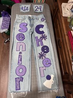 Painted Pants School Spirit, Spirit Jeans, Spirit Pants, Senior Year Diy, Senior Hoco, Senior Jeans, Senior Things