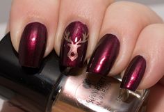 Burgundy Christmas Nails, Nails Reindeer, Reindeer Nails, Xmas Reindeer, Witch Nails, Christmas Manicure, Nail Blog, Nail Design Inspiration, Nail Colours