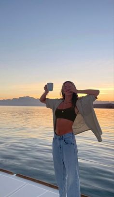 Surfergirl Style, Stile Kendall Jenner, Pose Fotografi, Shotting Photo, Beach Fits, Summer Photos, 가을 패션, Insta Photo Ideas, Looks Vintage