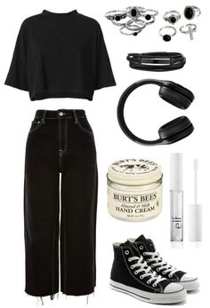 Emo Casual Outfits, How To Style A Black T Shirt, Emo Clothes Ideas, Cute Edgy Outfits Grunge, Cute Grunge Outfits Summer, Casual Edgy Outfits Grunge, Dark Classy Aesthetic Outfits, Simple Emo Outfits, Lazy Grunge Outfits