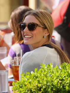 Estilo Olivia Palermo, Olivia Palermo Lookbook, Celebrity Sunglasses, Olivia Palermo Style, Trending Sunglasses, Olivia Palermo, Cat Eye Glasses, Marie Claire, Palermo