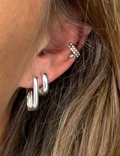 Silver Earrings Layered, Silver Earrings Sets, Layered Silver Earrings, Silver Earring Ideas, Trendy Silver Earrings, Silver Hoop Stack, Clean Girl Silver Jewelry, Classy Silver Earrings, Sterling Silver Earring Stack