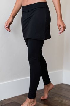 A new take on our popular Sonya skirt legging. Fitted bamboo short skirt attached to leggings with a comfort waistband and minimal seams. Bamboo Skirt, Silk Outfit, Long Leggings, Eco Friendly Clothing, Stretch Skirt, Stretch Leggings, Womens Size Chart, Skirt Leggings, Cotton Skirt