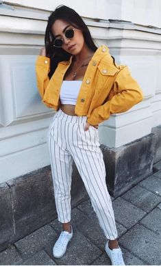 // oliviasavidge Oversized Denim Jacket Outfit, Cute Sporty Outfits, Yellow Clothes, Chic Summer Style, Denim Jacket Outfit, Yellow Denim, Summer Fashion Outfits, Cute Summer Outfits, 가을 패션