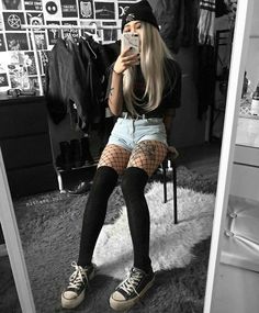 Aesthetic Grunge Outfit, Hipster Outfits, Grunge Look, Emo Outfits, Rock Punk, Makeup Style