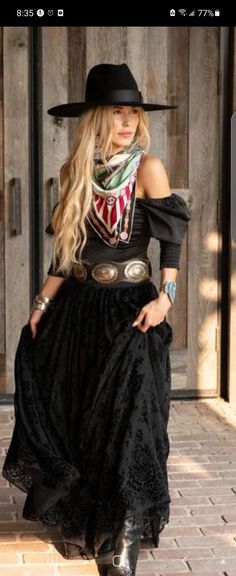 Cowgirl Chic Outfits, Chic Western Outfits, Colorful Cowboy Boots, Classy Cowgirl Outfits, Traje Cowgirl, Western Chic Fashion, Long Sleeve Body Suit, Classy Cowgirl