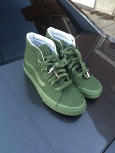 High Top Vans Outfit, Olive Green Vans, Vans Design, Vans Boots, Vans Green, Urban Shoes, Green Vans, Vans Outfit