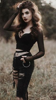 Goth Chic, Goth Outfit, Hilarious Tweets, Alt Outfits, Look Rock, Dark Outfits, Product Recommendations