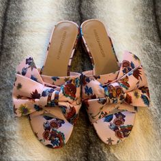 Rebecca Minkoff Calista Floral Millennial Pink Bow Slide Sandals Nwt Msrp $175 Size: 7m Brand New Never Worn Shipped In Brown Shoe Box All Great Things Are Topped Off With A Bow. Like These Lovely Slides In The Season’s Must-Have Floral Print Style #: M2261011f Details + Care Ribbed Silk Upper Synthetic Lining Synthetic Sole 1" Heel Imported Accepting Offers Feminine Slip-on Flats For Spring, Pink Closed Toe Flats For Summer, Feminine Flat Heel Sandals For Spring, Spring Open Toe Flats With Removable Insole, Open Toe Flats With Removable Insole For Spring, Flat Pink Sandals For Spring, Pink Flat Sandals For Spring, Feminine Flat Sandals For Vacation, Spring Vacation Flats With Removable Insole