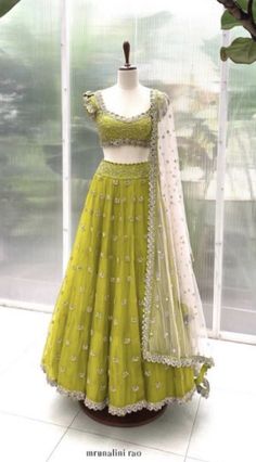 Half Saree Lehenga Designs Latest, Lehenga Designs Simple Latest Indian, Half Saree For Haldi, Latest Lengha Designs Lehenga Choli, Blouse Designs Latest For Half Saree, Mehndi Outfits For Bride, Lehenga Designs Simple Latest, Lengha Designs Latest, Latest Haldi Outfits