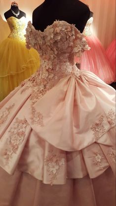 Neutral Quinceanera Dress, Quincenera Dresses With Long Sleeves, Quincenera Hairstyles For Curly Hair, Quince Dresses Blush Pink, Quinceanera Dresses With Bow In The Back, Aurora Theme Quinceanera, Pink Flower Quinceanera Dresses, Pink Quince Chambelanes Outfits, 15 Pink Dresses