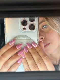 pink chrome nails, hailey bieber, summer nails Pink Chrome Manicure, Hailey Bieber Pink Nails, Pink Crome Nails Ideas, Nails 2024 Pink, Pink Nails 2024, Crome Pink Nail, Pink Chrome Nails Designs, Pink Nails With Chrome, Almond Nails Chrome