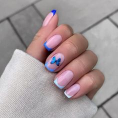 Butterflies Nails Acrylics, Summer Nails Ideas, Square Press On Nails, Butterfly Nails, Short Gel Nails, Summery Nails, Vacation Nails, Butterfly Nail