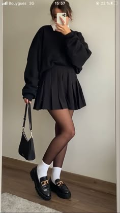 Girl Outfits Ideas, Outfits Fresas, Rok Mini, Loafers Outfit, Neue Outfits, White Socks, Good Girl