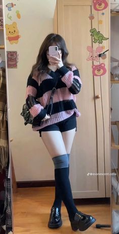 Casual Kawaii Outfits, Curvy Casual Outfits, Fashion Kawaii, Street Outfits, Girl Fashion Style, Finding Inspiration, Aesthetic Streetwear, Estilo Punk