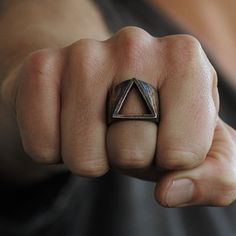 Man Triangle Ring Bronze Rustic Personalize di carpediemjewellery Wood Jewelery, Wire Jewelry Rings, Mens Rings, Alternative Jewelry, Bronze Ring, Boho Leather