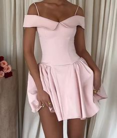 Cute Graduation Dresses High School, Classy Modest Dresses, Different Outfit Aesthetics, Afterparty Dress, Satin Sleeves, Grad Outfits, Simple Fall Outfits, Dress Homecoming, Woman Suit Fashion