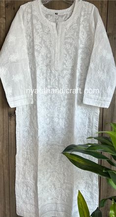 Chikankari white kurta on soft cotton. Beautifully all over hand embroidery ! Liner included. Kurti length-47 inches White Cotton Kurti, White Kurta With Jeans Aesthetic, Girls Top Design, Kurti With Jeans, Outwear Fashion, Simple Lehenga, White Kurta, Long Kurti Designs, Cotton Kurti Designs