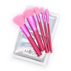 Set the trends and stay on the go! The MODA Brush Keep It Classy 6pc Metallic Pink Total Face Flip Makeup Brush Set includes five fashion-forward brushes with metallic pink houndstooth handles and ultra-soft vegan filaments. The cute and convenient flip case makes it easy to take this stylish kit everywhere you go! This kit includes: Powder, Complexion, Glow, Crease, and Smudger Makeup Brushes and MODA Flip Case Travel Size Makeup Brushes, Pink Houndstooth, Travel Size Makeup, Makeup Brush Kit, Eye Makeup Brushes, Flawless Face, Keep It Classy, Brush Kit, Highlighter Makeup