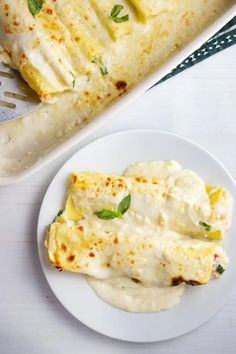 Baked Crab Cannelloni with a Creamy Sauce Stuffed Cannolini, Crab Stuffed Manicotti, Seafood Cannelloni Recipe, Crab Cannelloni, Giadzy Recipes, Bechamel Sauce Recipe, Baked Crab, Pasta Bakes, Cannelloni Recipes