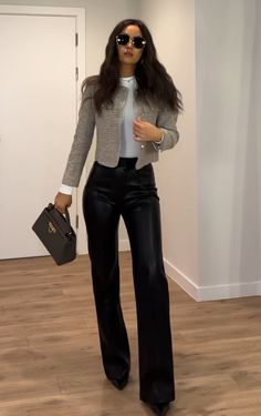 Fashionable Corporate Attire Women, Smart Business Attire Women Classy, Female Car Salesman Outfit, Baddie Ceo Outfits, Traditional Office Outfits Women, Business Casual Women Aesthetic, Lawyer Fashion Black Women, Business Casual Everyday Outfits, Corporate America Outfits