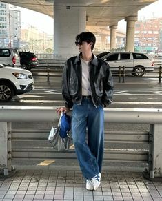 @fromtome_jun Korean Outfit Men Casual, Men Outfit For Winter, Style Leather Jacket Man, Kpop Men Outfit, Modern Outfits Men, Asian Street Style Men, Asian Men Style, Guy Outfits Leather Jacket