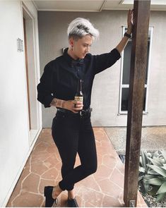 Tomboy Outfits Date Night, Fashion Lesbian Style, Stem Lesbian Dinner Outfits, Masc Lesbian Outfits Black Tie, Lesbian All Black Formal Outfit, Older Lesbian Style, All Over Black Suit Design, Lesbian Pant Suit, Masc Lesbian Dress Up Outfits