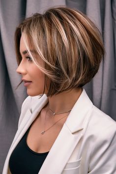 20 Trendy Angled Bob Haircuts for 2025: Style Inspiration for Every Hair Type Short Fine Hair Styles, Layered Medium Bob, Hair Cuts 2023, Angled Bob Haircut, Blonde Angled Bob, Bob Haircut Back View, Bob Inspiration, Fine Hair Styles, Bang Styles