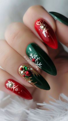 15 Christmas Nails Trendy Styles – Get Ready to Dazzle! 💅 Get ready to shine this holiday season with these Christmas Nails Trendy styles that everyone is raving about! From classic Christmas Nails Acrylic to stunning Christmas Gel Nails, there\'s a look for every occasion. 🎅✨ Looking for festive December Nails or sleek Winter Nails Acrylic? We\'ve got you covered. Embrace the holiday spirit with Xmas Nails and creative Christmas Nail Designs that will take Her Nails to the next level. Try Re... Mickey Mouse Nails, Christmas Nail Art Easy, Candy Cane Nails, Green Nail Art, Christmas Gel, Festive Nail Art, Winter Nails Acrylic, Christmas Nails Easy