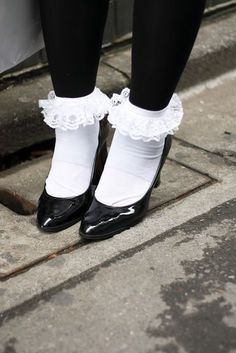 Bobby Socks, Harajuku Tokyo, Sock Outfits, Ballerina Shoes Flats, Leather Western Boots, Pretty Legs, Stockings Legs