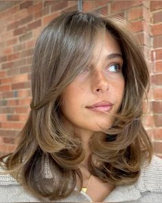 Short Hair Blowout, Short Brown Hair, Blowout Hair, Haircuts For Medium Hair, Haircuts Straight Hair