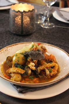 portugese cataplana Catalan Recipes, Portugal Food, I Want Food, Confort Food, Mediterranean Cuisine, Chicken Breast Recipes, Fish And Seafood, Dinner Party