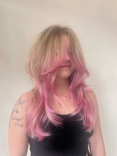 Pravanna pick with blonde highlights Blonde With Pink Tips, Blonde Hair With Pink Tips, Pink Hair Tips, Purple Blonde Hair, Cut And Color Ideas, Purple Blonde, Dyed Hair Ideas, Blonde Hair With Pink Highlights, Pink Tips