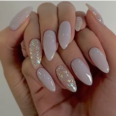 Unghie Sfumate, Wedding Nails Glitter, Cute Layered Haircut Mid Length, Layered Haircut Mid Length, Haircut Mid Length, Cute Layered Haircut, Almond Acrylic Nails, Layered Haircut, Bride Nails