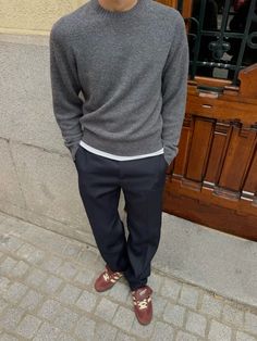 @robertosanchezzc fit Striped Pants Outfit Winter, Layers Outfits Winter, Grey Trousers Outfit Men Casual, Grey Striped Pants Outfit, Smart Casual Menswear Work, Grey Pants Outfit Men, Grey Trousers Outfit Men, Suit Pants Outfit, Striped Pants Outfit