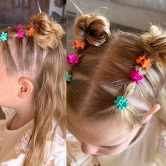 Colorful Hair Ties Hairstyles, Toddler Butterfly Clip Hairstyles, Toddler Hair Clips Styles, Prek Hairstyles Girl, Kindergarden Hair Styles, Toddler Hairstyles Girl With Bangs, Toddler School Hairstyles Girl, Preschool Teacher Hairstyles, Butterfly Clips Hairstyles Kids