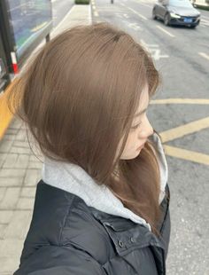 Milk Tea Korean Hair, Milk Tea Brown Hair, Milk Tea Hair Color, Korean Long Hair, Hair Milk, Bead Hair Accessories, Bun Hairstyles For Long Hair, Very Long Hair, Hair Beads