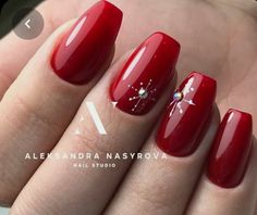 Red Christmas Nails, Square Nail Designs, Christmas Gel Nails, Christmas Nails Acrylic, Summer Acrylic Nails, Square Acrylic Nails, Xmas Nails, Christmas Nail Designs, Pretty Acrylic Nails