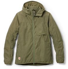 Light  pliant and packable  the women's Fjallraven High Coast jacket resists wind and light rain while you walk around the city or ride to work. Fjallraven High Coast, Trekking Jacket, Fjallraven Women, Fleece Hoodie Women, Women's Windbreaker, Hiking Shoes Women, Crewneck Sweatshirt Women, Hiking Jacket, Wind Jacket