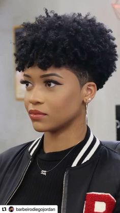 rockinitnatural on Instagram: Gorgeous cut @barbeirodiegojordan!!! 😍😍😍 • Follow us @RockinItNatural for natural hair styles & hair cut inspirations!! Tag your friends!!… Short Natural Hair Shaved Sides, Short Haircut Wolfcut, Afros Black Women, Haircuts For Black Women Natural, Short Tapered Natural Hair, Tapered Cut Natural Hair, Undercut Natural Hair, Short Hair Designs