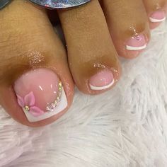 Cute Pink Toe Nails, Pedicure Ideas Acrylic, Pink Easy Nails, French Tip Toes With Flower, Cute Toes Nails, Simple Toe Nail Art, French Tip Toes With Design, Cute Toe Nails Designs, Nail Art For Toes