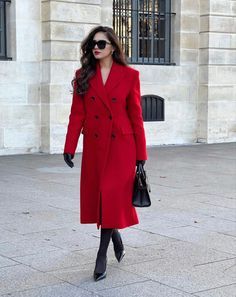 Winter Outfits For Vacation, Red Wool Coat Outfit, Red Coat Outfit Winter, Red Coat Outfit, Bad And Boujee Outfits, Red Overcoat, Red Winter Coat, Outfit Inspiration Women, Best Winter Outfits