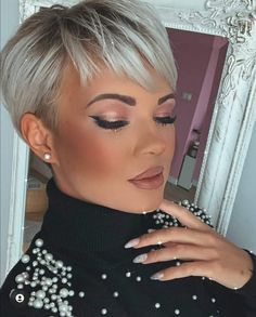 Pixie Hairstyles For Fine Hair, Short Pixie Hairstyles, Pixie Cut With Bangs, Blonde Short, Hairstyles Pictures, Hairstyles For Fine Hair, Super Short Hair