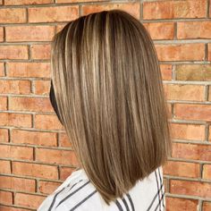 30 Shades of Dirty Blonde Hair You Need to Try Popular Blonde Hair, Short Dirty Blonde Hair, Natural Dirty Blonde, Kelly Hair, Natural Dark Blonde, Yellow Blonde, Bleaching Your Hair, A Hairstyle, Latest Short Haircuts