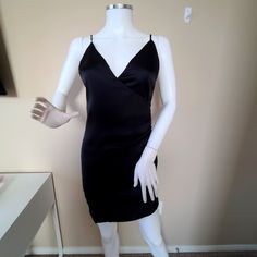 Nwt Lux La Little Black Dress. A Sexy Yet Elegant Dress Perfect For Any Occasion. Features Back Zipper And Adjustable Straps. Teal Mini Dress, Green Bodycon Dress, Tulle Mini Dress, Womens Cocktail Dresses, Denim Mini Dress, Mini Slip Dress, Lulu Dresses, Mini Shirt Dress, Wrap Dress Floral