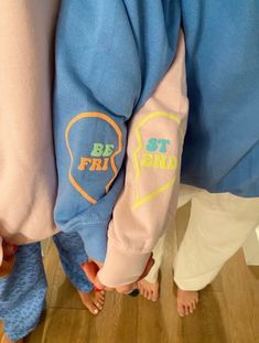 Best Friend Hoodies, Preppy Sweatshirts, Friend Pics, Hoodie Ideas, Cute Simple Outfits, Look Your Best