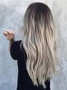 Popelavá Blond, Silvery Blonde, Cool Ash Blonde, Ash Blonde Ombre, Trendy We Fryzurach, Balayage Blond, Icy Blonde Hair, Ash Blonde Balayage, Ash Hair Color